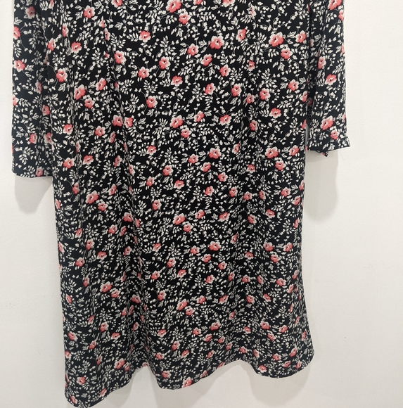 PrettyLittleThing Plus Black Floral Print Cupped Split Detail Midi Dress - Picture 10 of 14